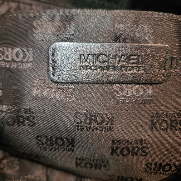 Michael Kors Purse in excellent condition - Picture 8 of 12